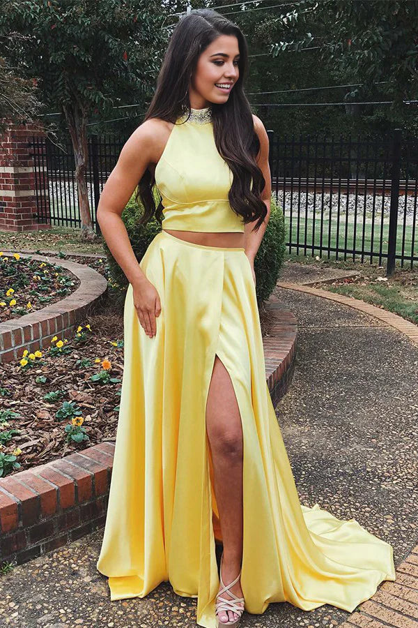 Vestidos de fiesta de dos piezas con cuello halter y abertura alta con abalorios